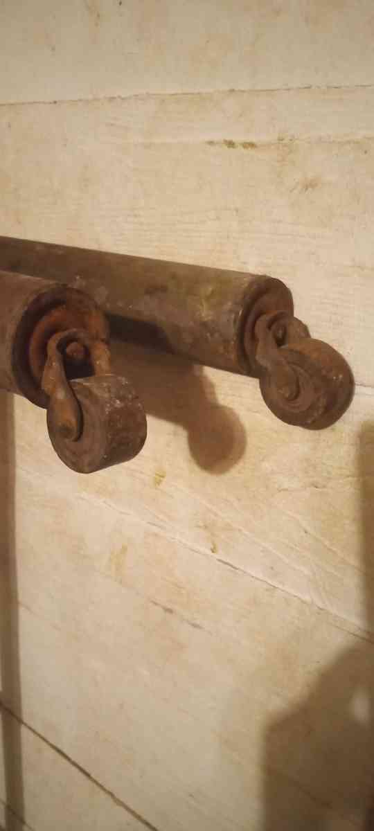 antique cast iron bed frame with rails - Eastman, Georgia - FleaMarketBay