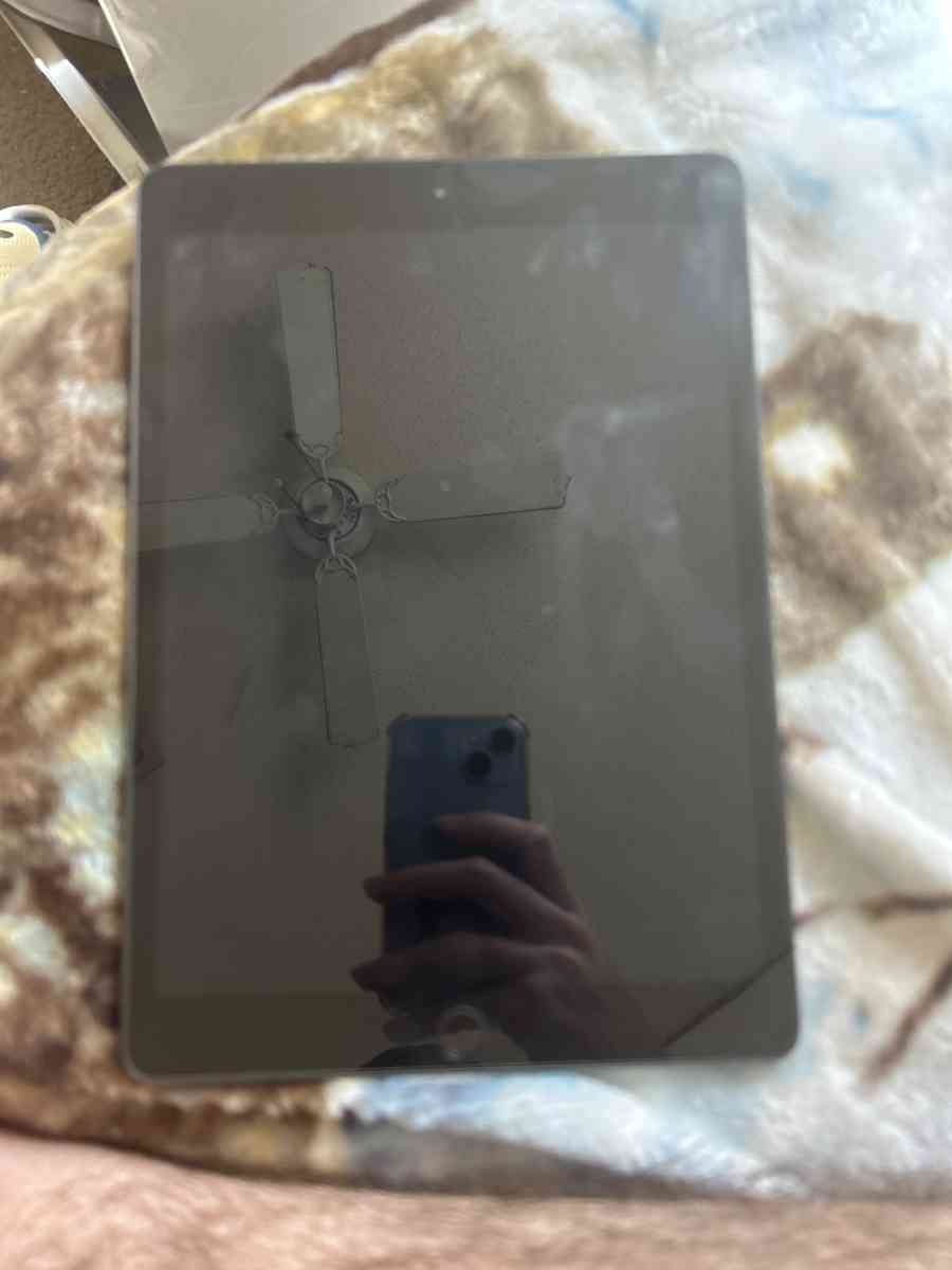 iPad 8th generation - Hinesville, Georgia - FleaMarketBay