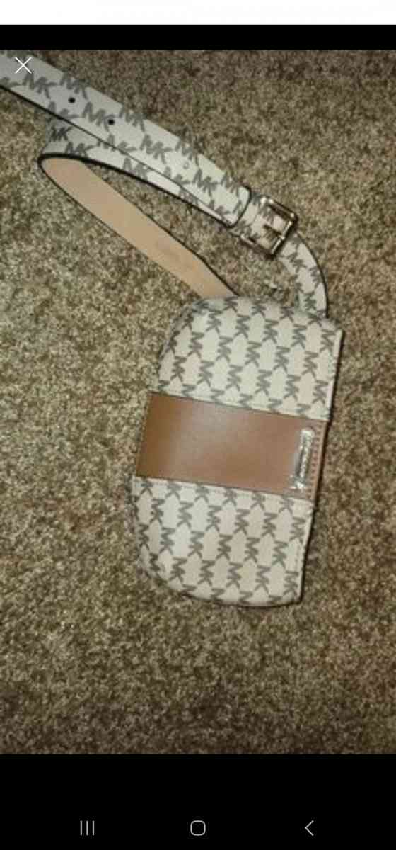 Fannypack - San Bernardino, California - FleaMarketBay