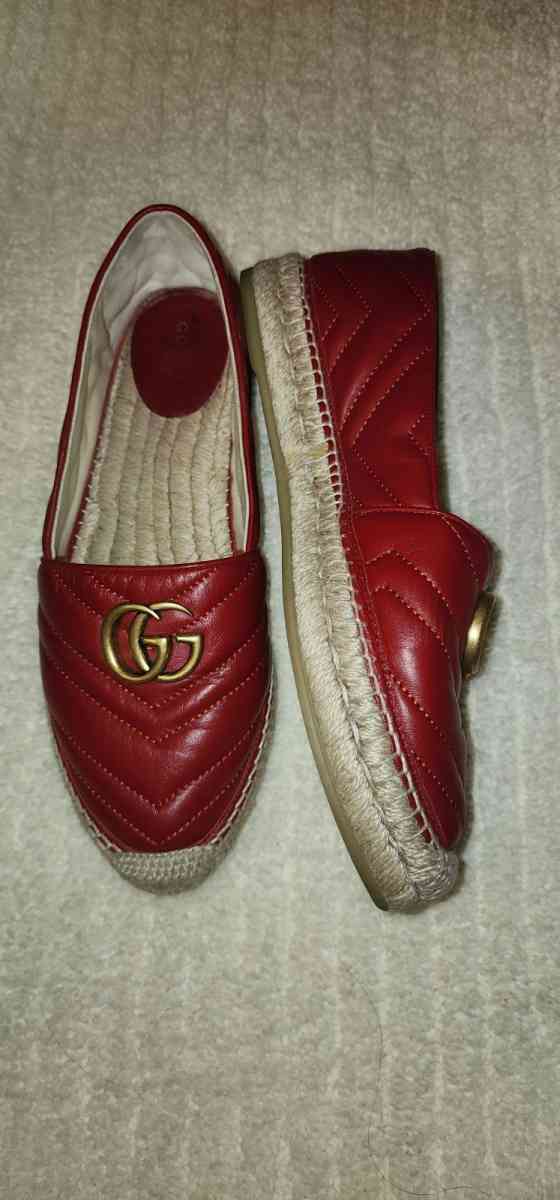 woman Gucci shoes size 10 - Indio, California - FleaMarketBay