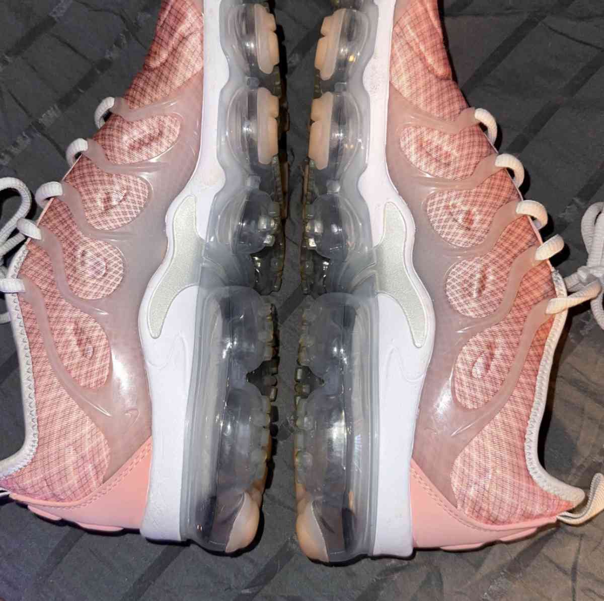 Airmaxes - Orlando, Florida - FleaMarketBay