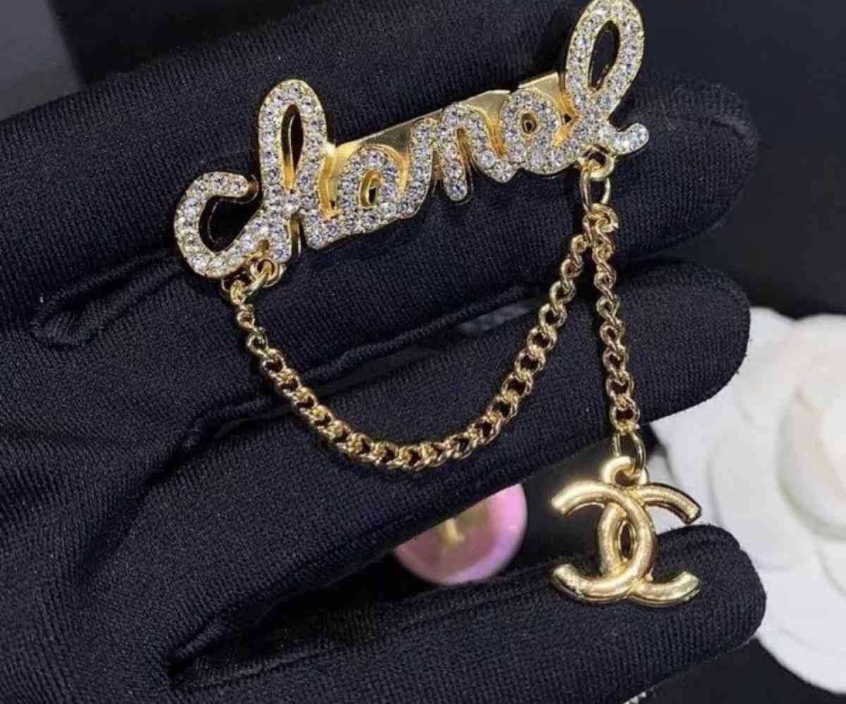 brooches pin cc - Mission Viejo, California - FleaMarketBay