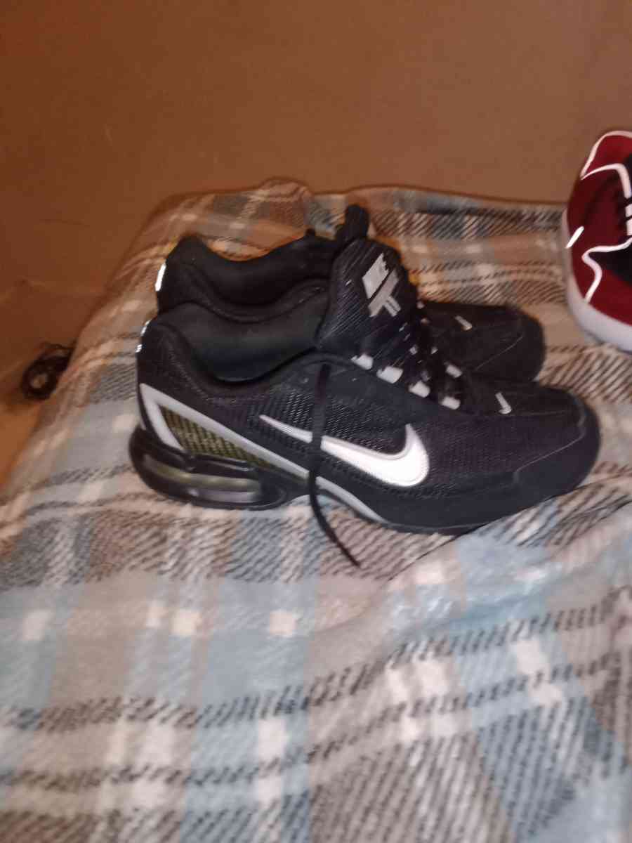 Air max torch 3 size 9 - Detroit, Michigan