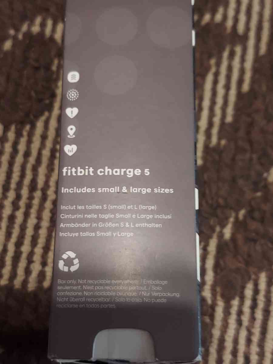 fit bit charge 5 NEW - Wichita, Kansas - FleaMarketBay