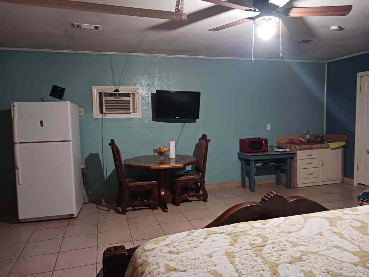 Renting room - Baytown, Texas - FleaMarketBay