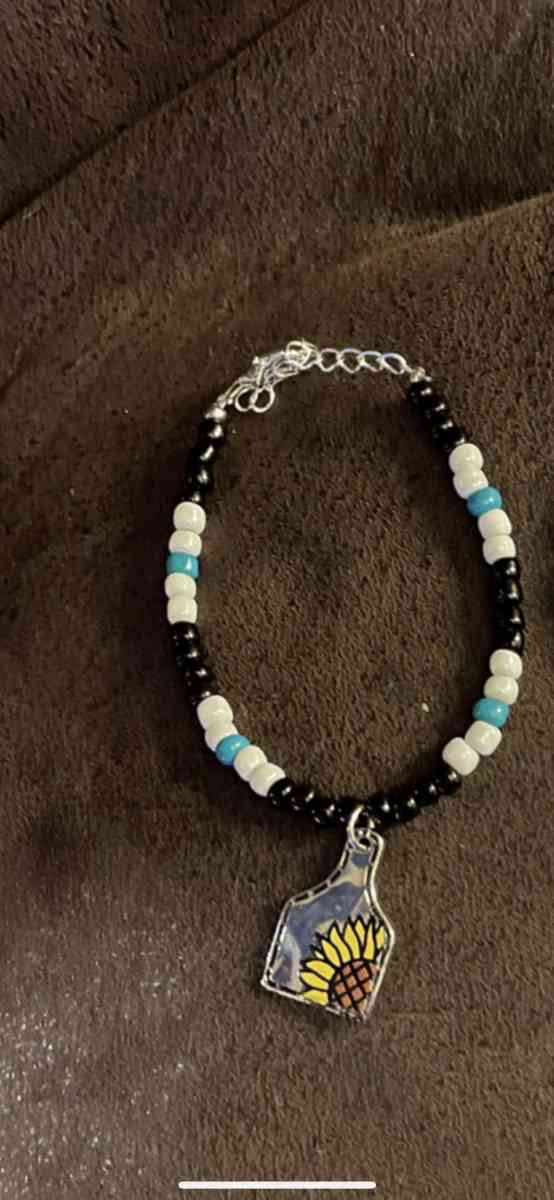 Necklaces and bracelets - Bay City, Texas - FleaMarketBay