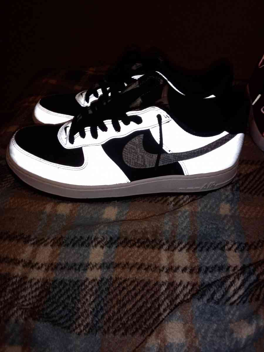 Nike Air force 1 that glow - Detroit, Michigan - FleaMarketBay