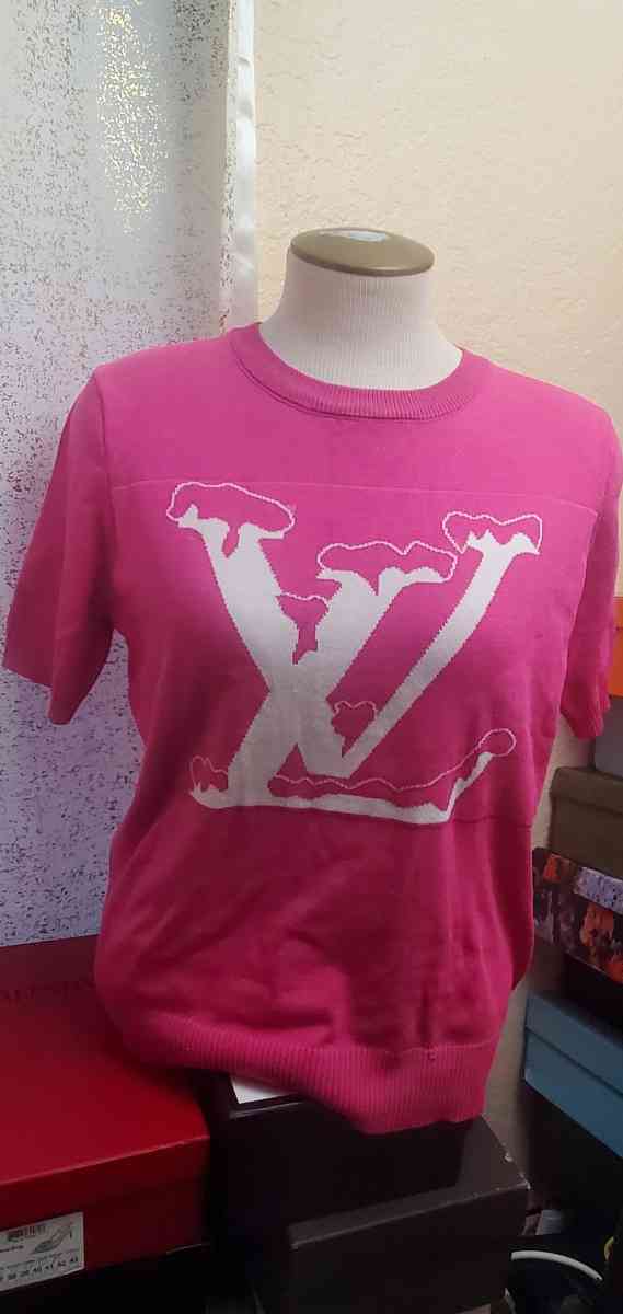 tshirts and blouses - Mission Hills, California - FleaMarketBay