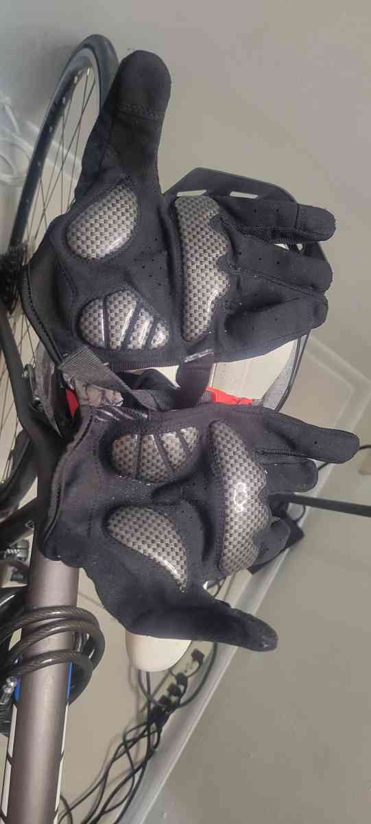 trek full carbon road bike - Miami, Florida - FleaMarketBay