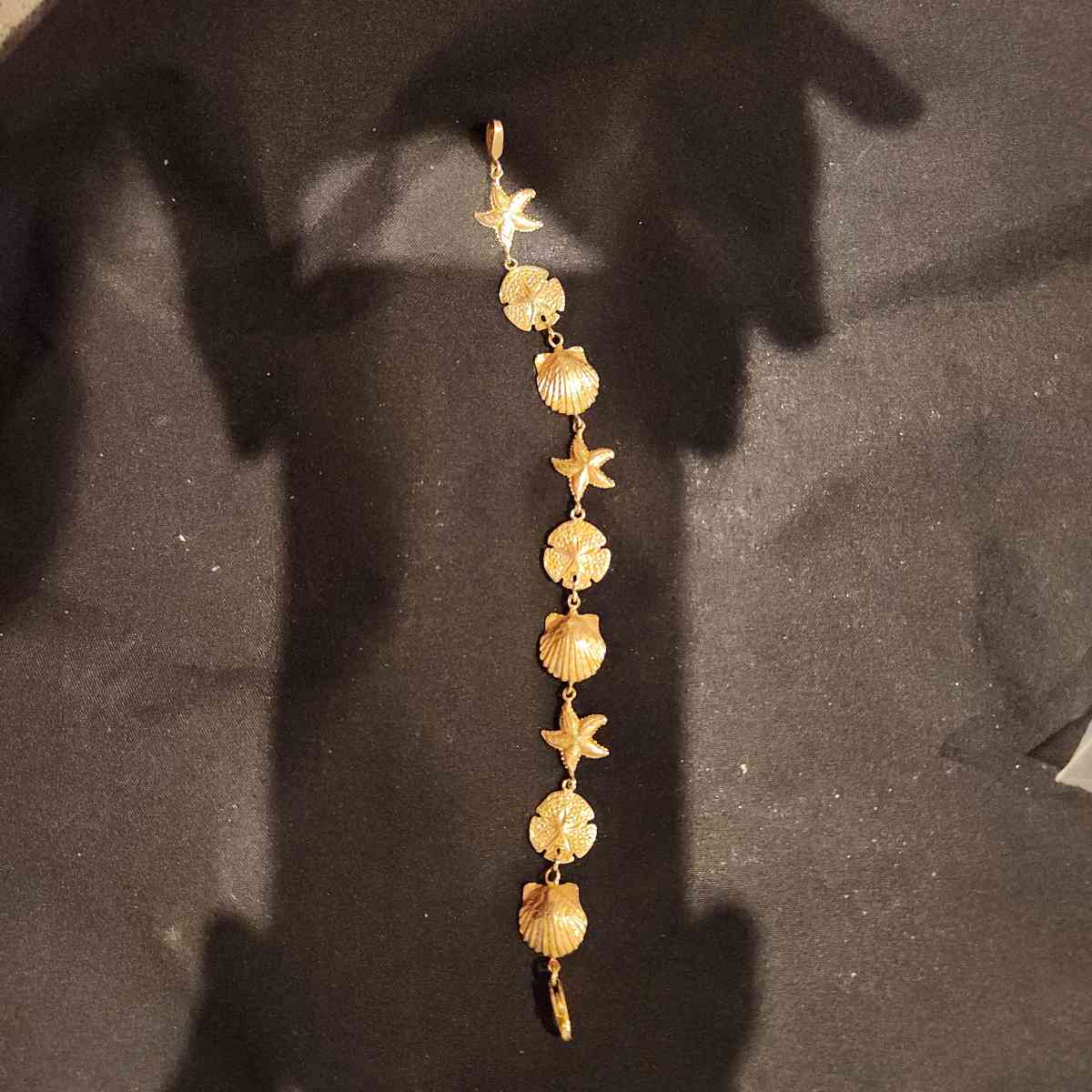 Sanddollar and Starfish Gold Bracelet - Hawley, Pennsylvania - FleaMarketBay