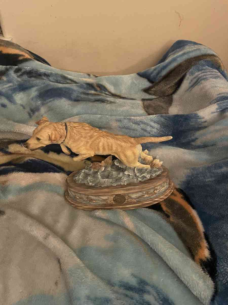 golden retriever figurine - Newbury Park, California