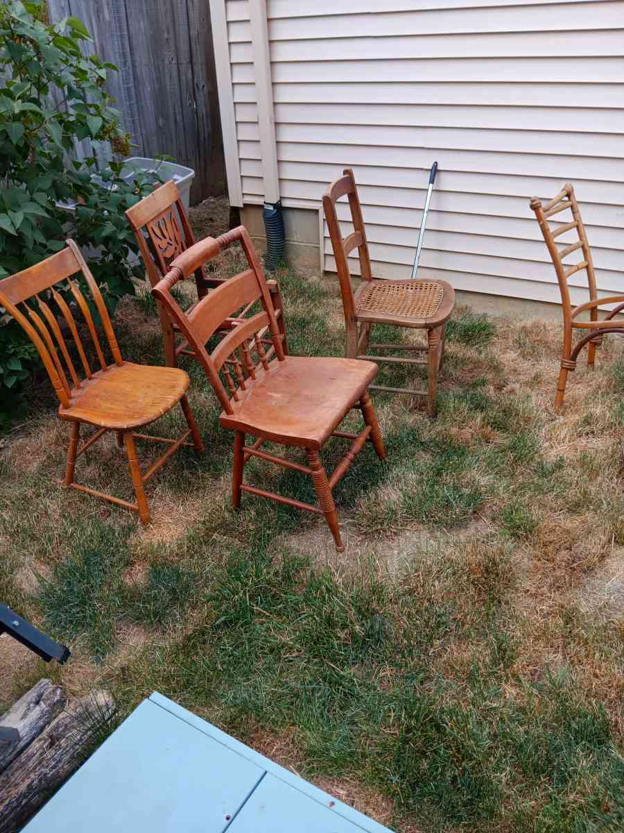 Lamps china dishware kithen chairs etc - Dayton, Ohio