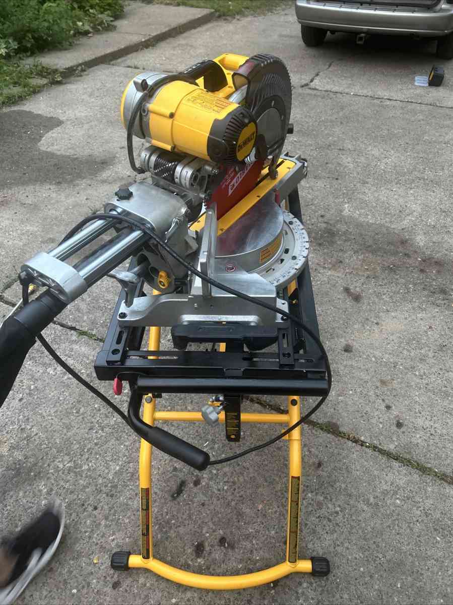 saw Dewalt - Newport, Minnesota