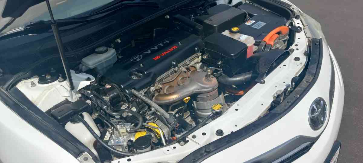 2011 Toyota Camry Hybrid - Bakersfield, California - FleaMarketBay