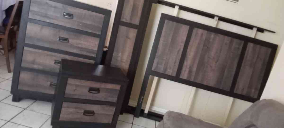 queen Bedroom - El Paso, Texas - FleaMarketBay