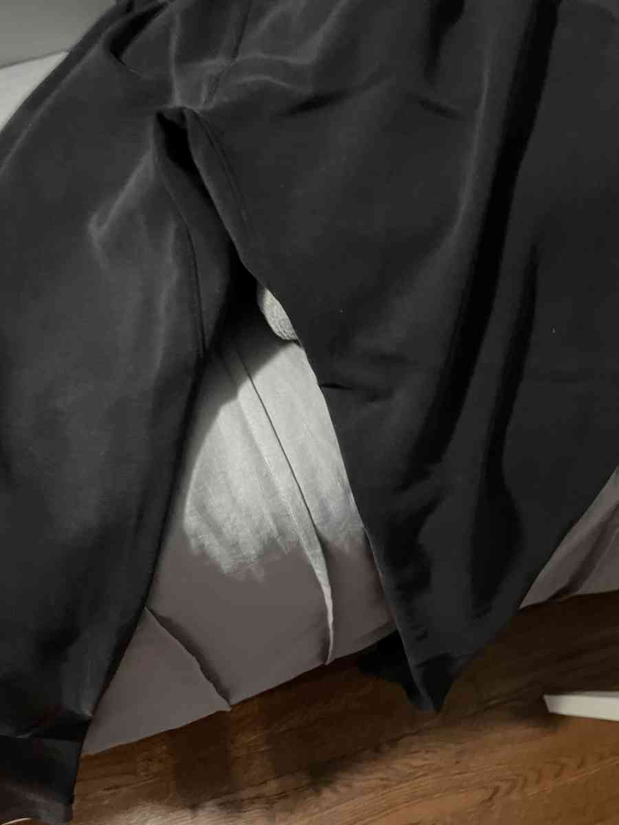 old navy black and white pants medium size - Summit Argo, Illinois - FleaMarketBay