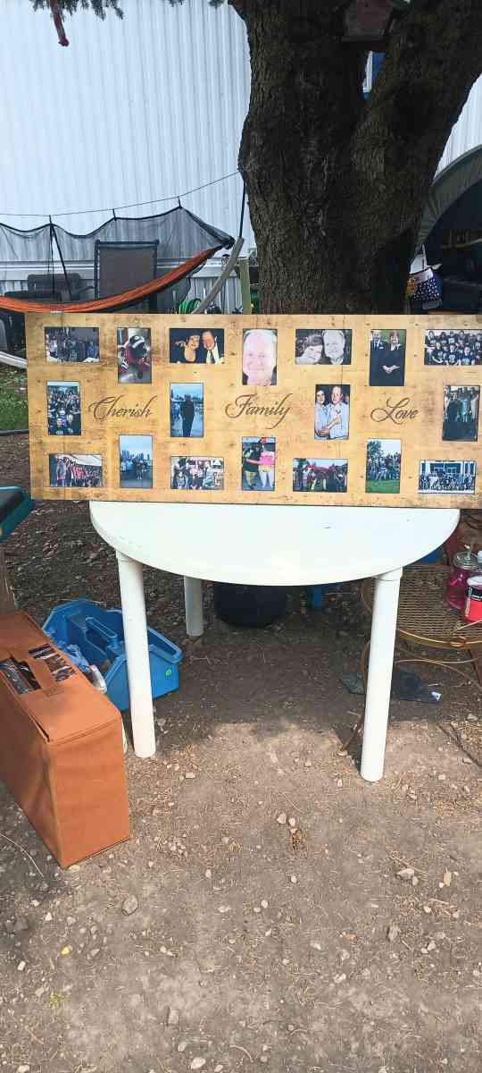 18 Slot Family Photo Collage Picture Frame - Manteno, Illinois