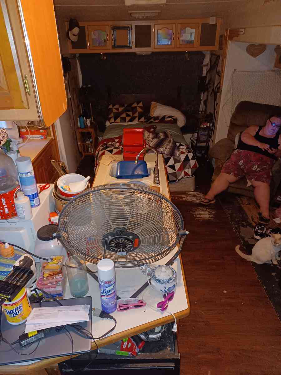 5th wheel camper cardnal forest river - Covington, Georgia - FleaMarketBay