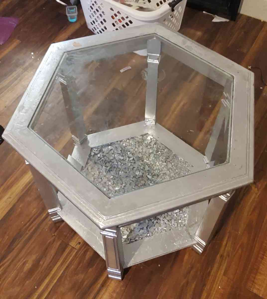 End Table - Fresno, California - FleaMarketBay