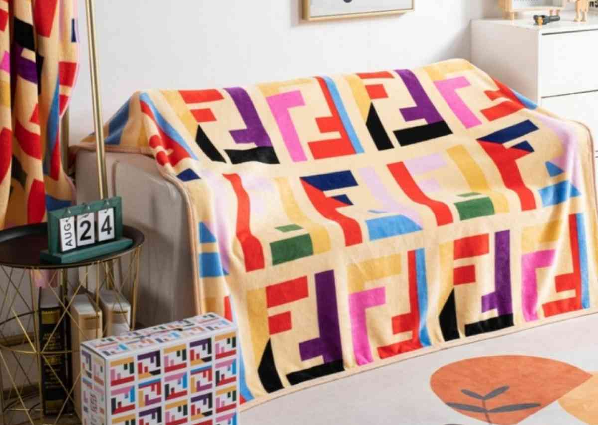 blankets - Mission Viejo, California - FleaMarketBay