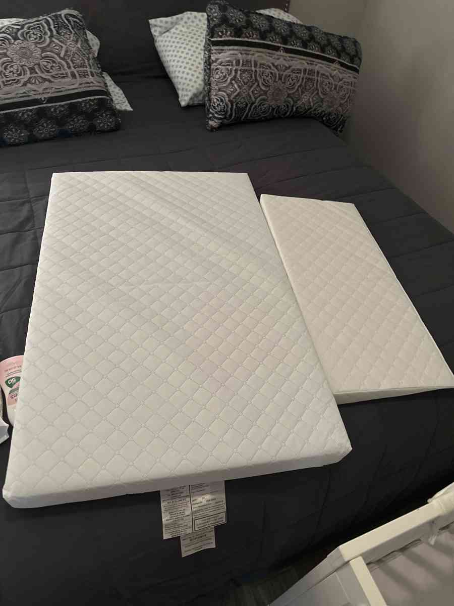 sectional300 lighted hutch 200 set recliners 100 bassinet pa - Palmetto, Florida - FleaMarketBay