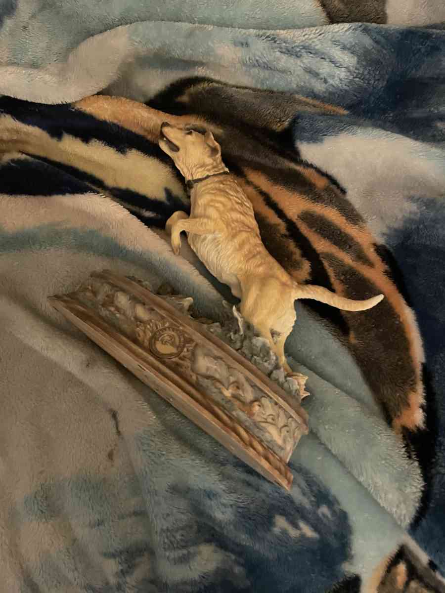 golden retriever figurine - Newbury Park, California - FleaMarketBay