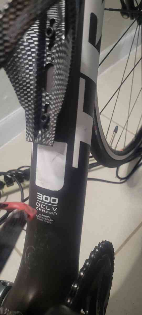 trek full carbon road bike - Miami, Florida - FleaMarketBay