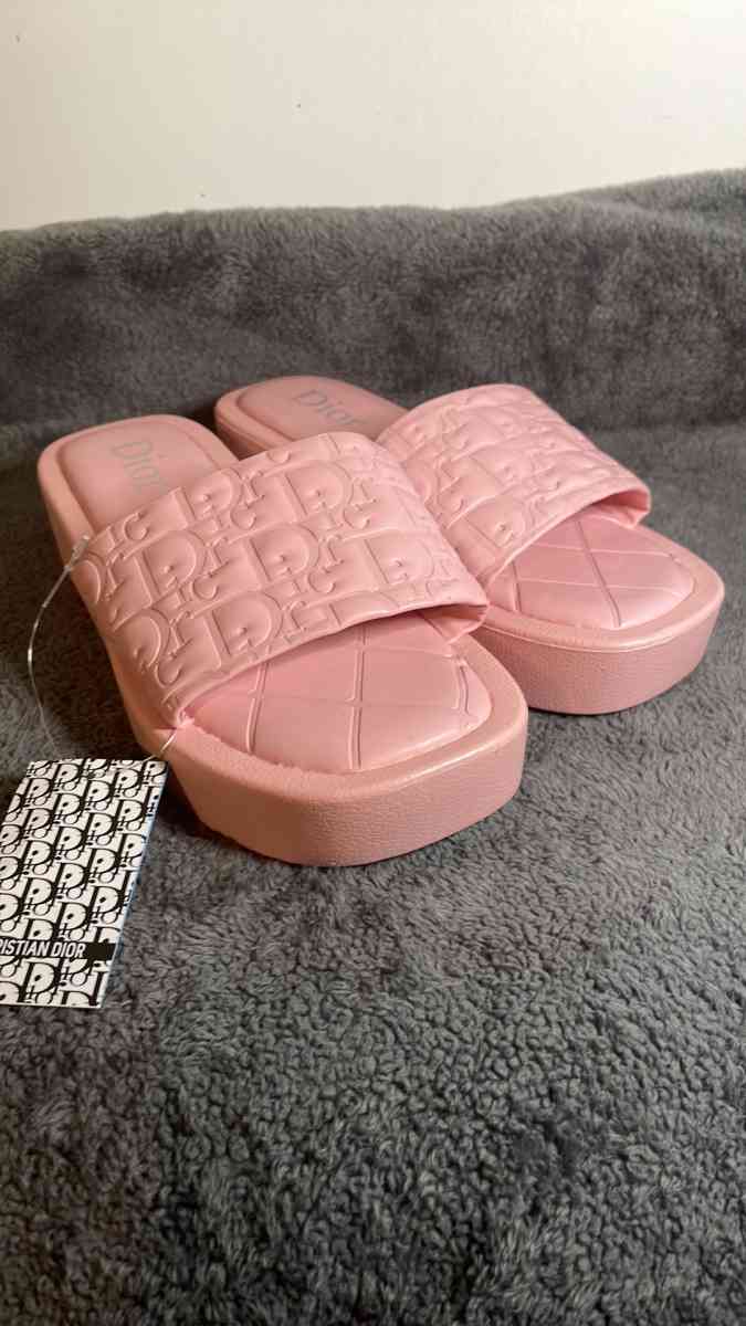 pink Dior sandals size 8 - Cairo, New York - FleaMarketBay