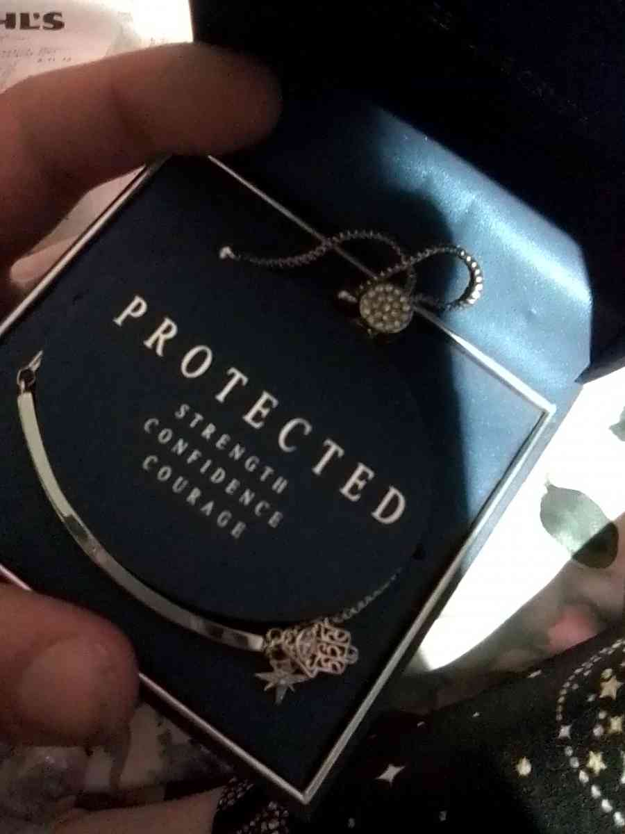 Kohls Brilliance Bracelet - Upper Darby, Pennsylvania - FleaMarketBay