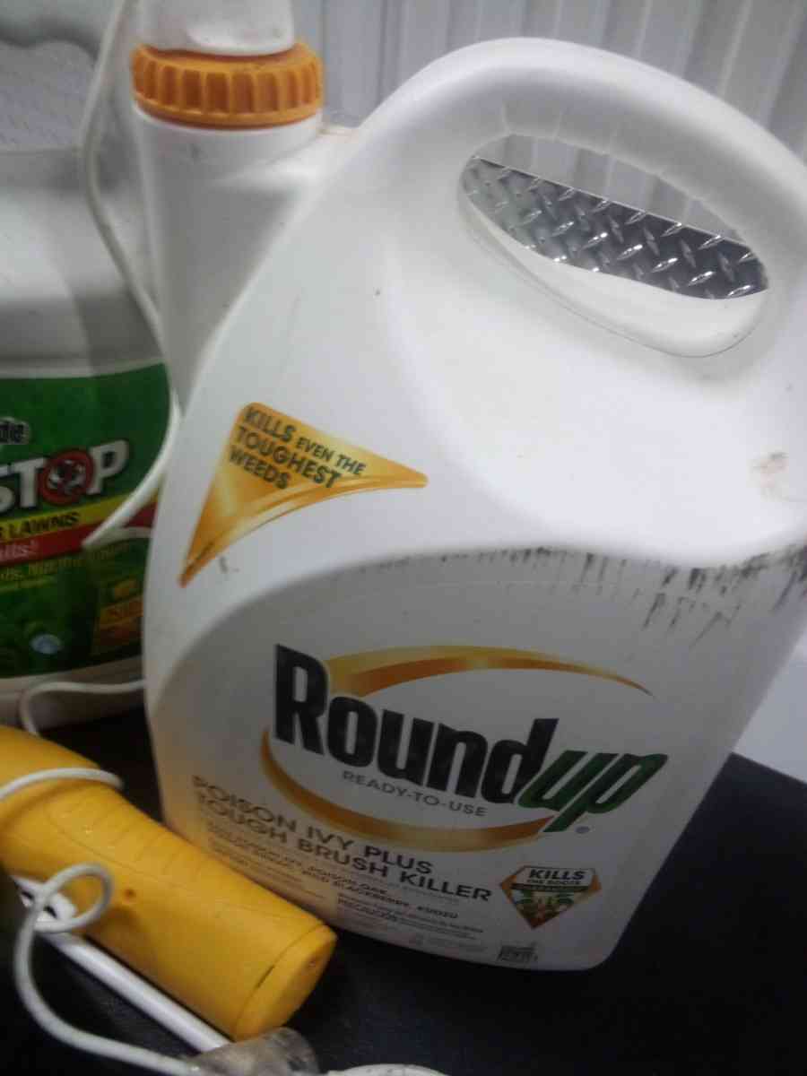 Lawncare Pesticides Buy all - Aberdeen Proving Ground, Maryland - FleaMarketBay