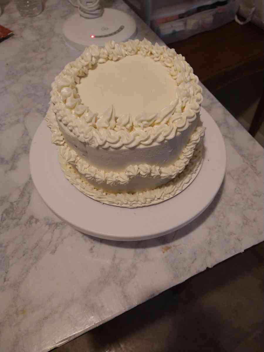 vanilla cake with white buttercream frosting - Arlington, Texas