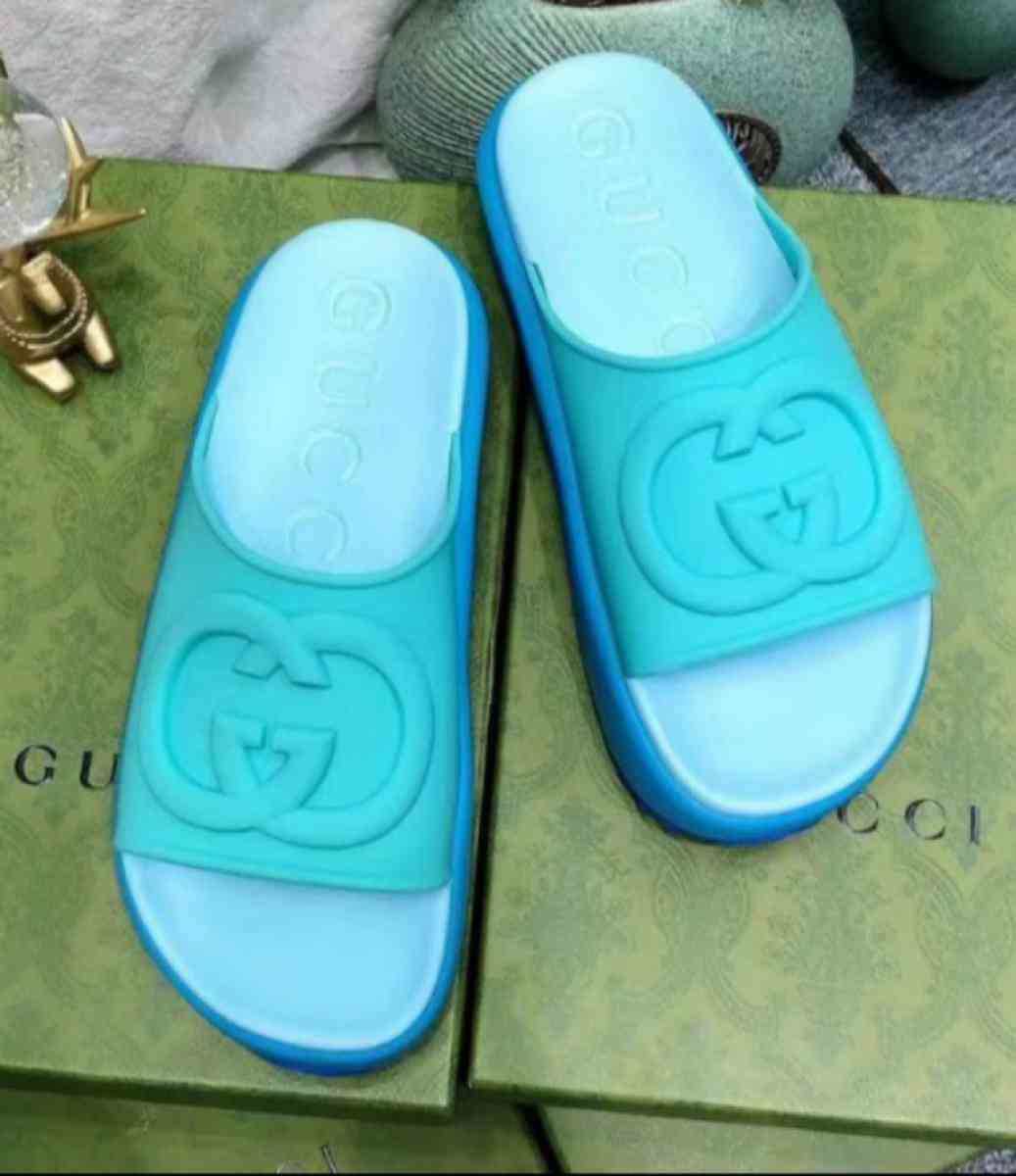 Gucci Thick Sloes Leisure Sandals - Anaheim, California - FleaMarketBay