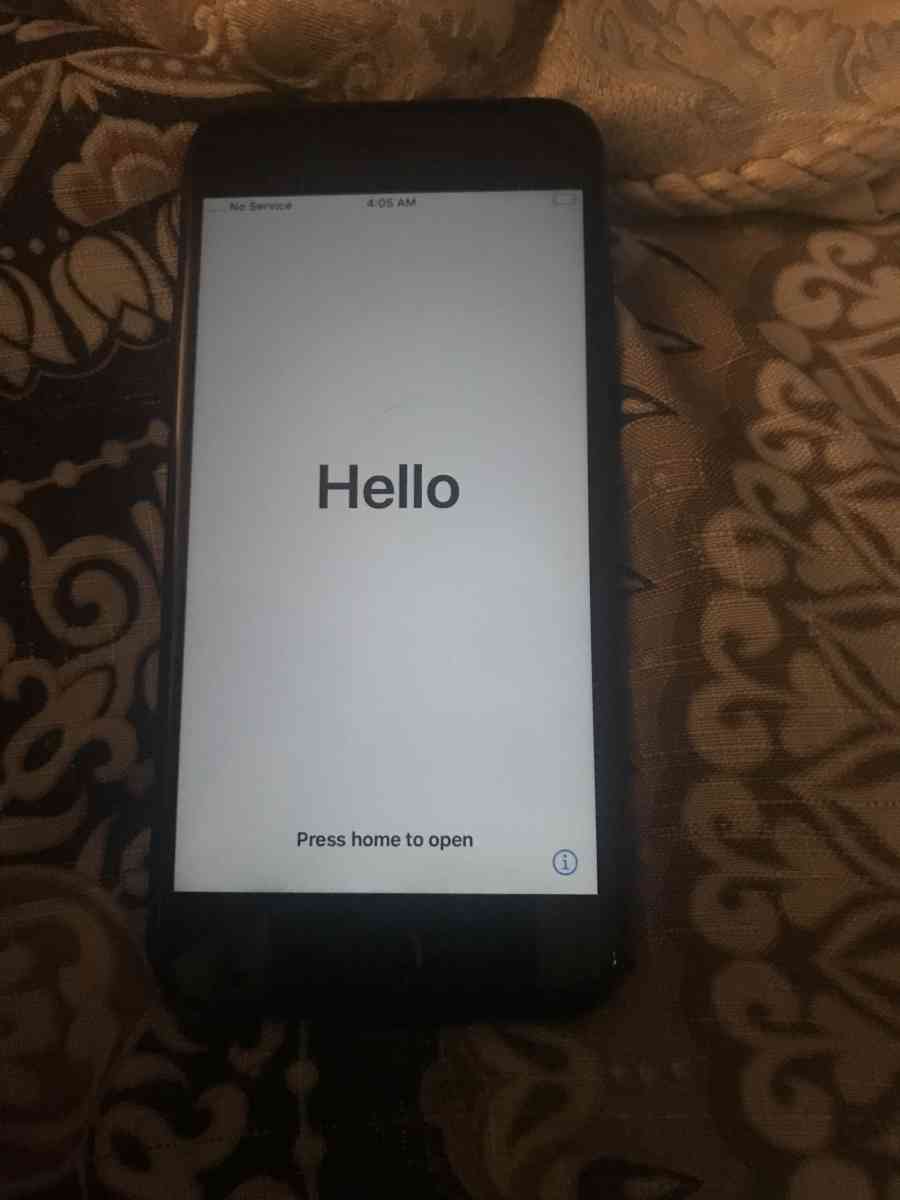 iPhone 7 32GB and unlocked and already reset and ready to go - Saint Peters, Missouri