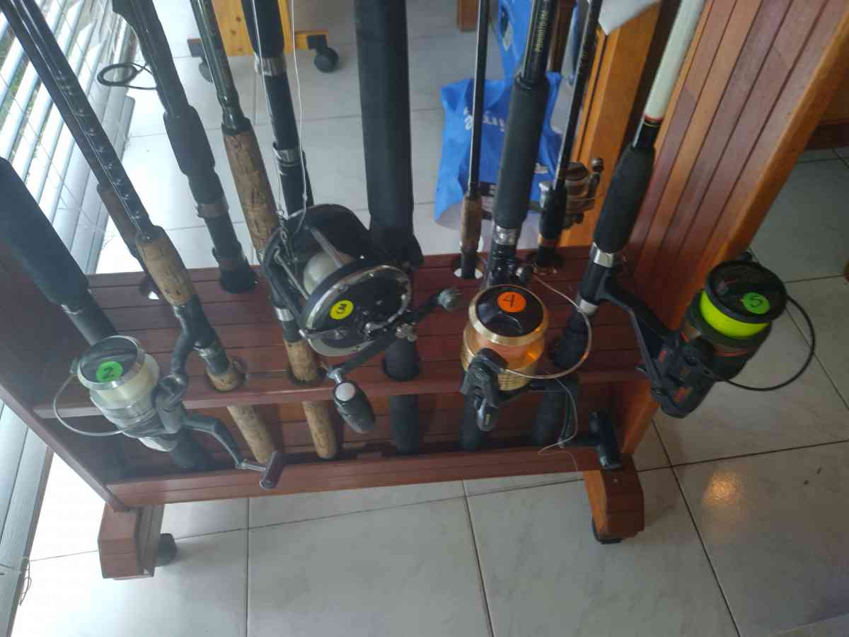 fishing rods and reels - Miami, Florida - FleaMarketBay