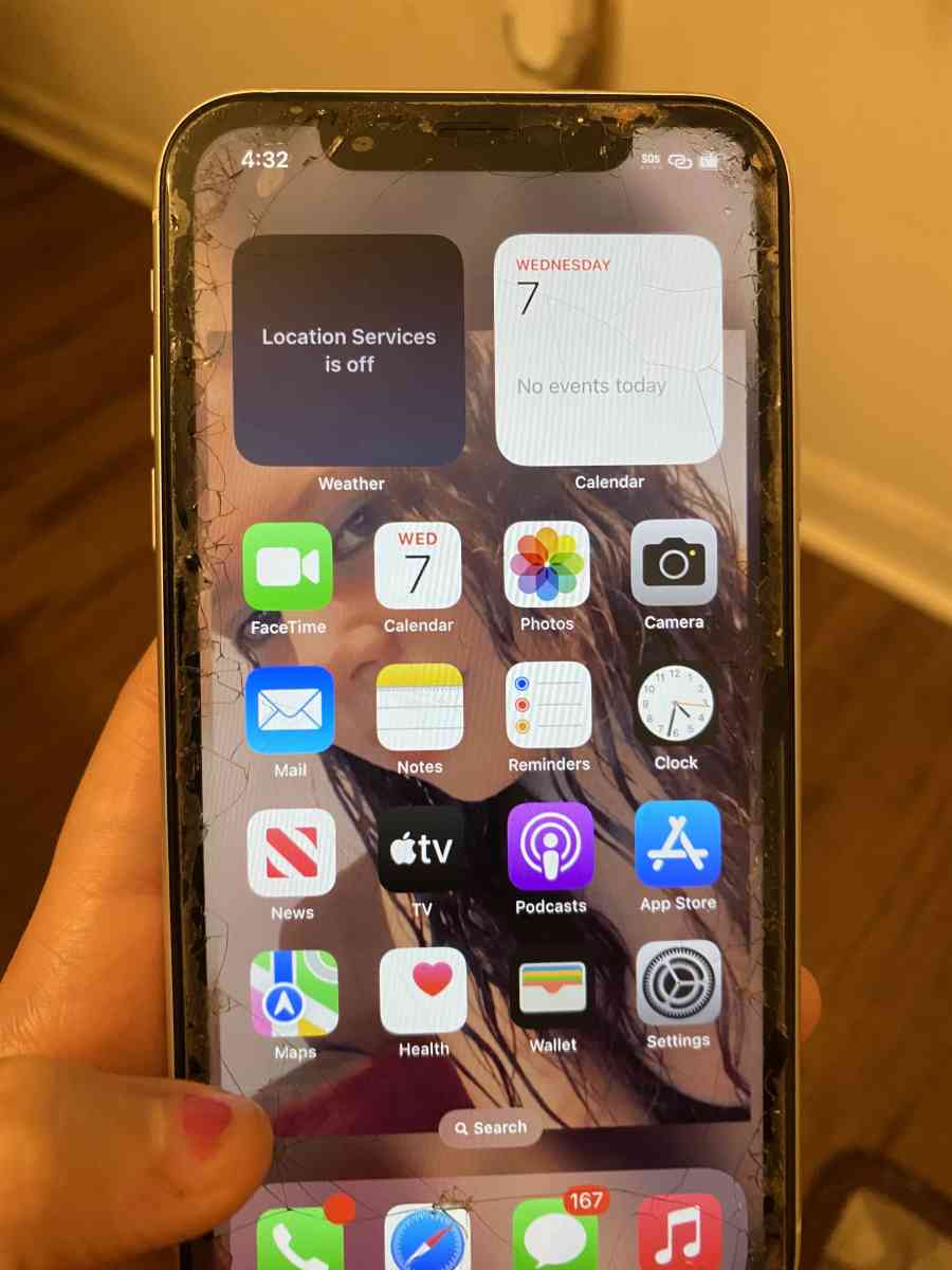 iPhone XR - Hickory, North Carolina - FleaMarketBay
