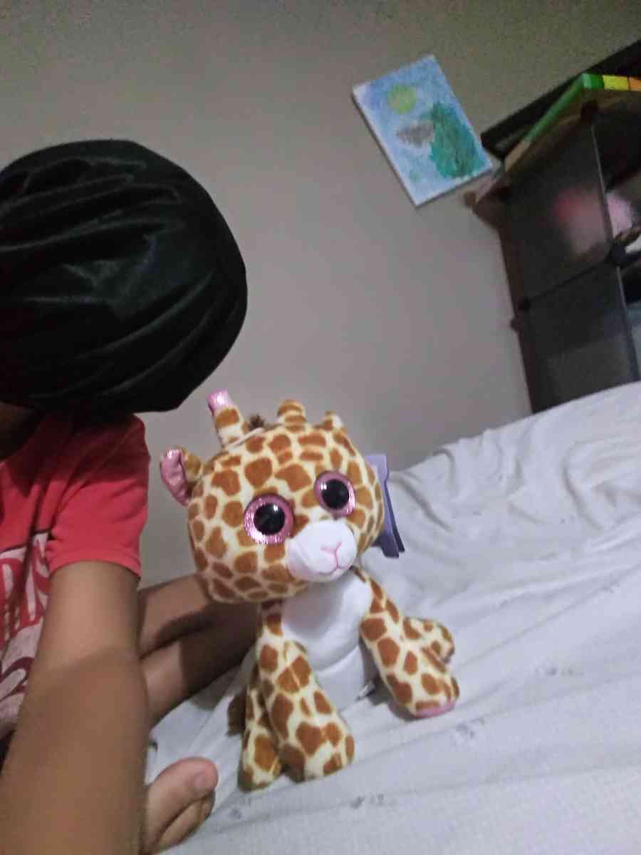 toy giraffe - Alicia, Arkansas - FleaMarketBay