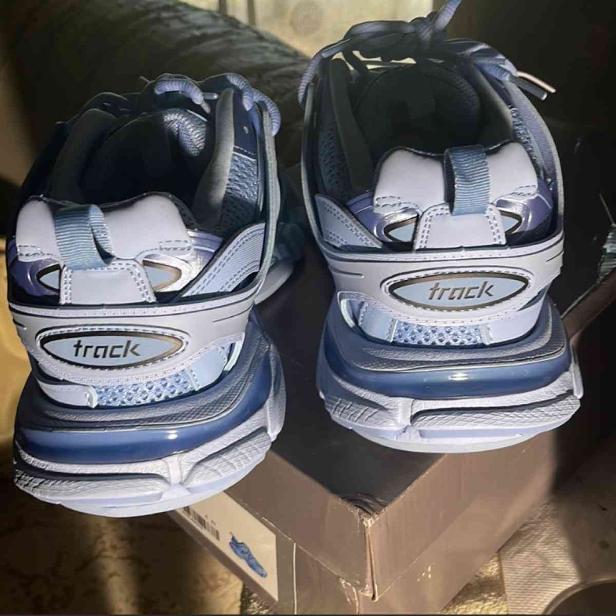 BALENCIAGA SNEAKS - Bronx, New York - FleaMarketBay