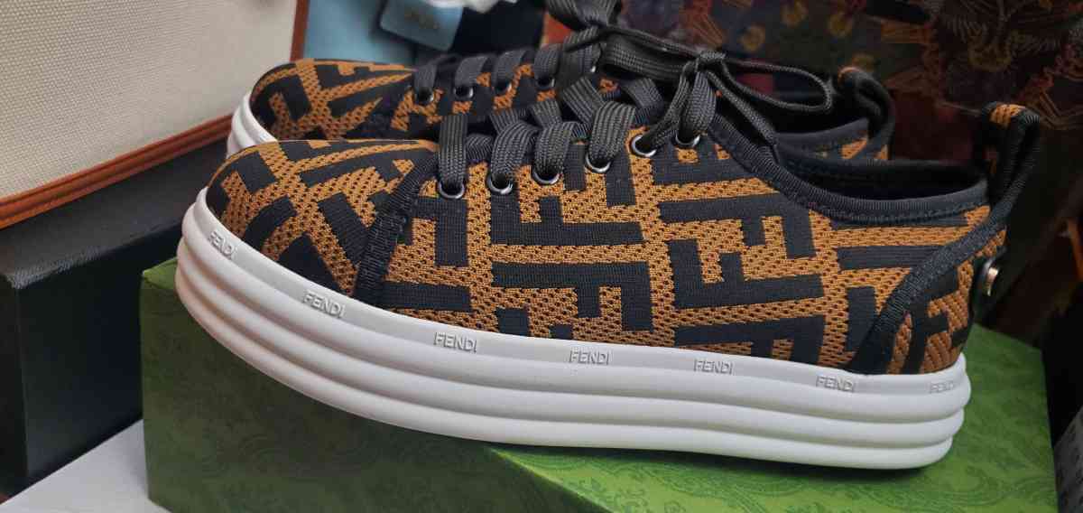 FBrown sneaker shoes - Mission Viejo, California - FleaMarketBay