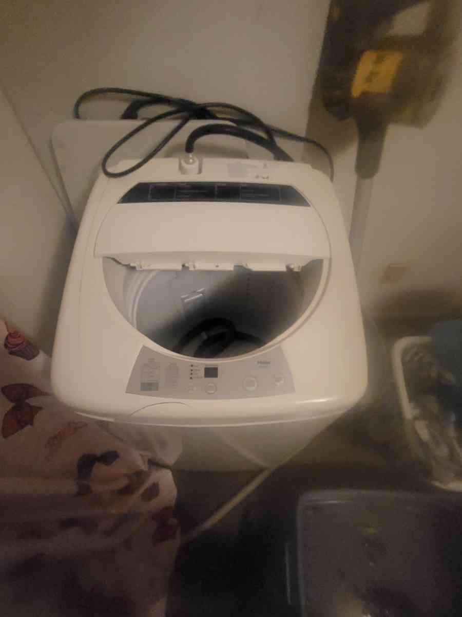 HAEIR GIANT SIZE PORTABLE WASHING MACHINE - San Francisco, California - FleaMarketBay