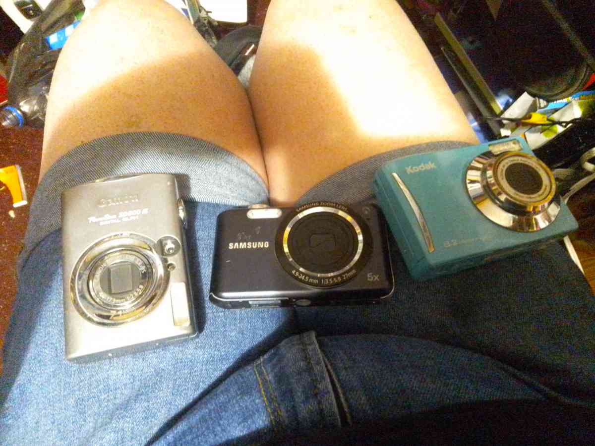 3 cameras - Carson City, Nevada - FleaMarketBay