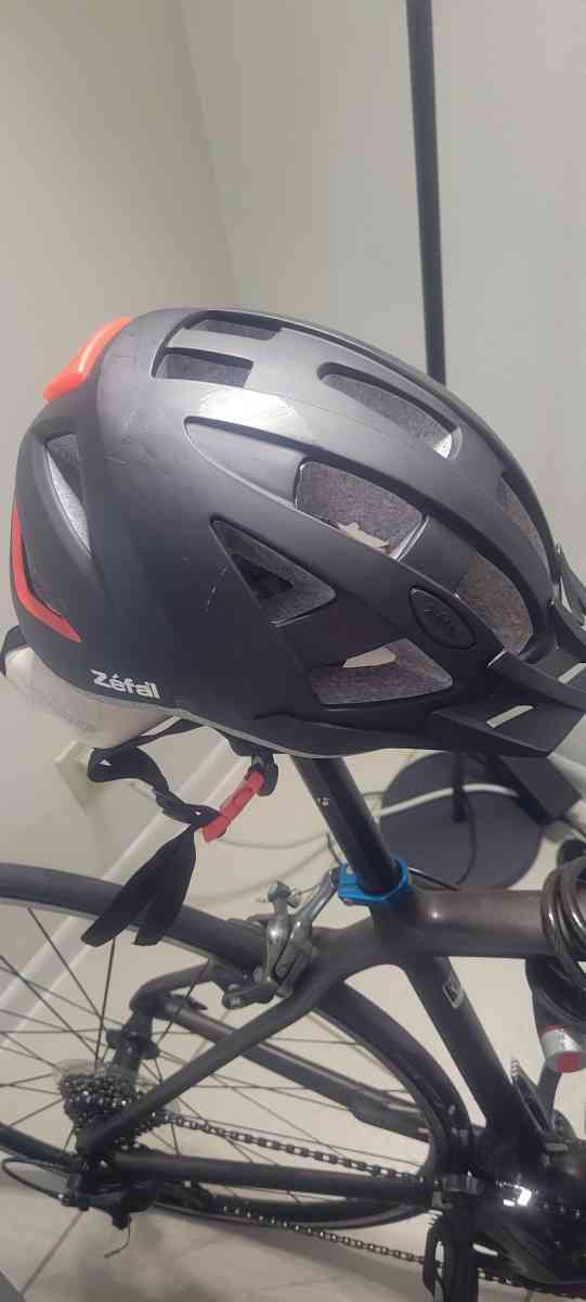 trek full carbon road bike - Miami, Florida - FleaMarketBay