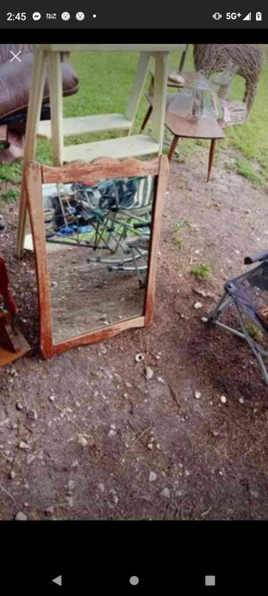 Dresser Mirror - Manteno, Illinois