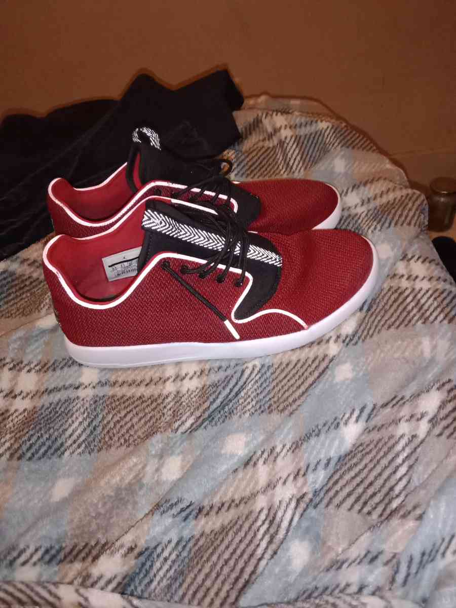 Jordans eclipse size 9 half - Detroit, Michigan - FleaMarketBay
