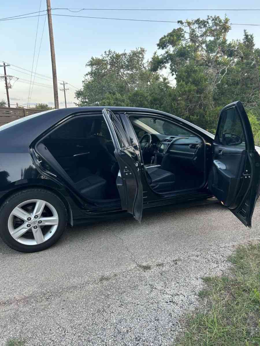 2013 Toyota Camry Luxury Edition - Los Angeles, California - FleaMarketBay