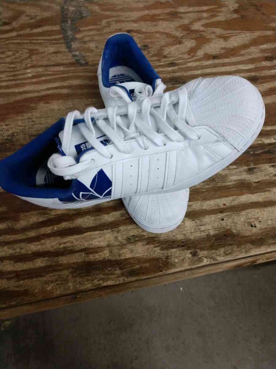 Cloud white royal blue adidas - Des Moines, Iowa - FleaMarketBay