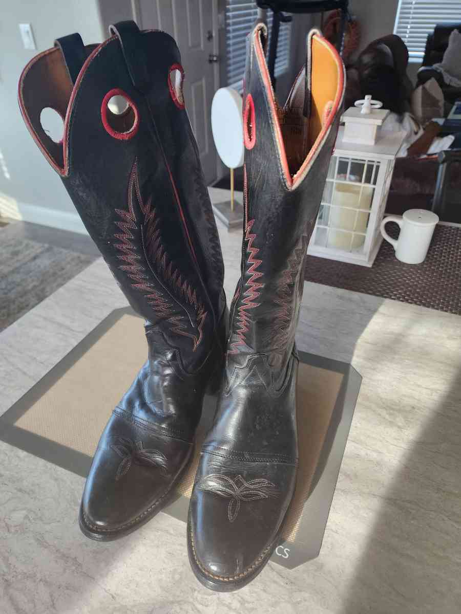 boots - Chino Valley, Arizona - FleaMarketBay