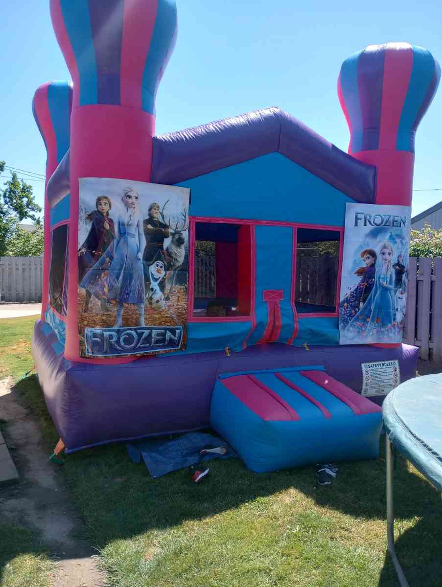 rent bouncy house - Camas, Washington - FleaMarketBay