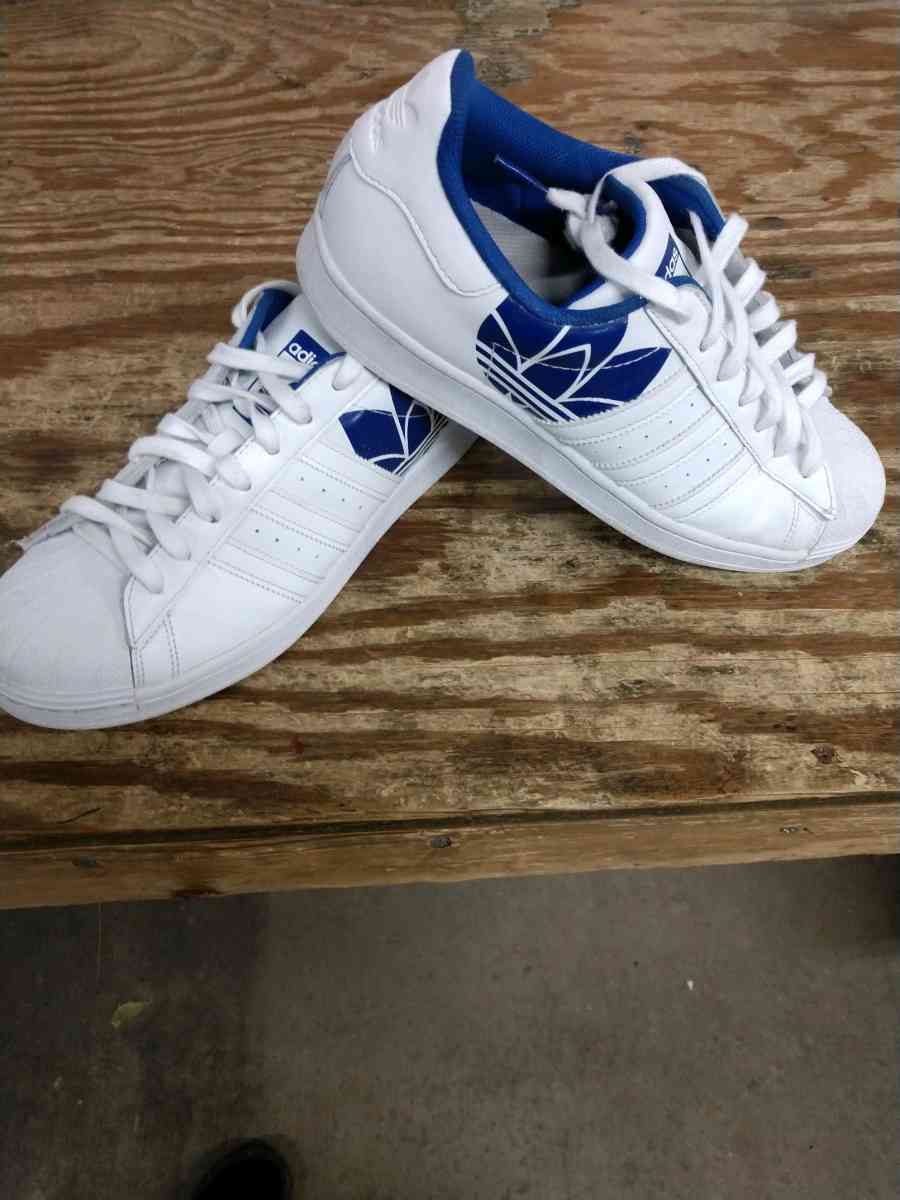 Cloud white royal blue adidas - Des Moines, Iowa - FleaMarketBay