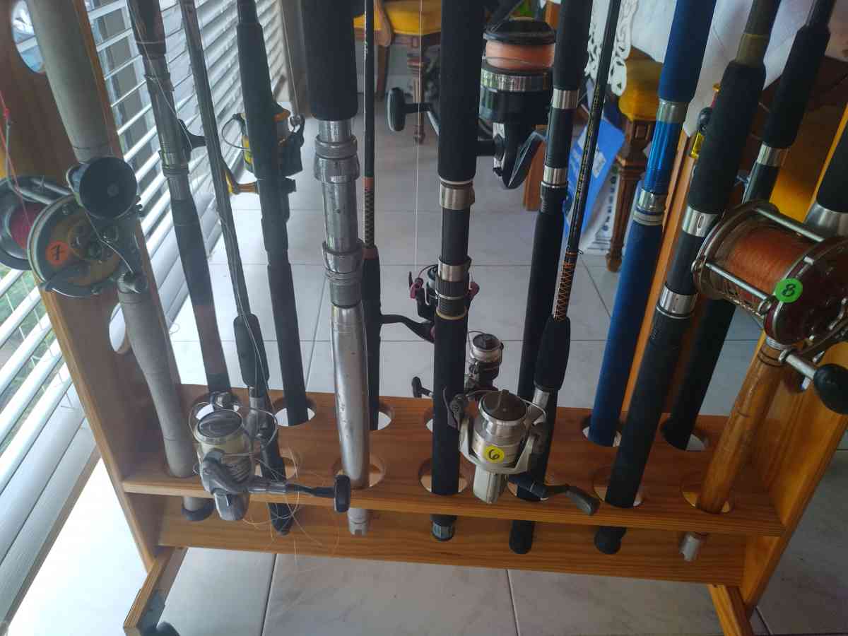 fishing rods and reels - Miami, Florida - FleaMarketBay