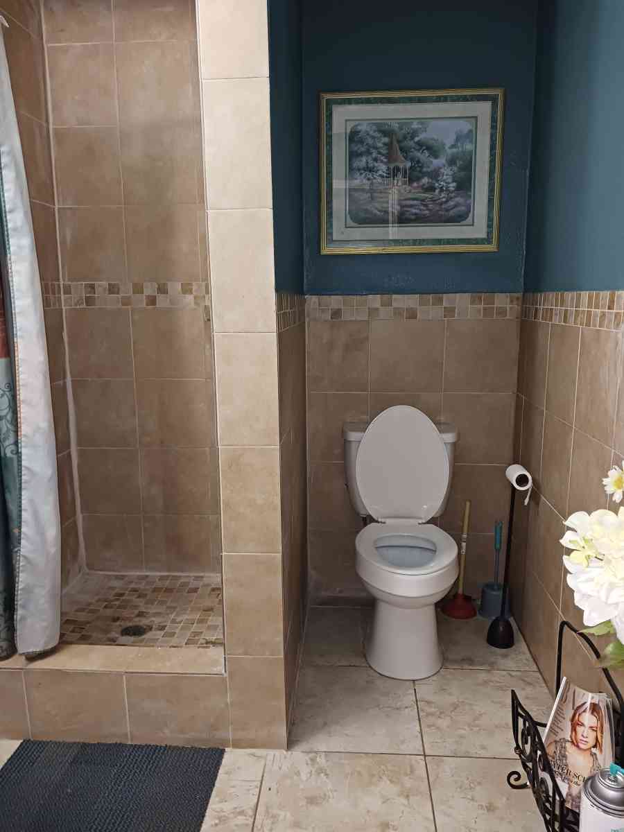 Renting room - Baytown, Texas - FleaMarketBay